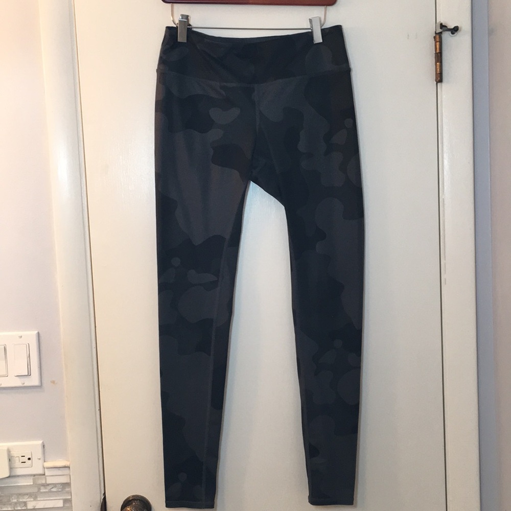 ALO Camo Leggings